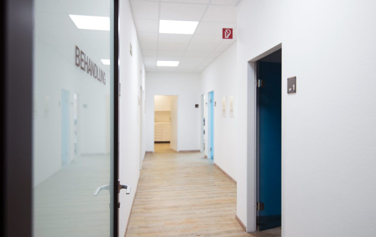 Zu den Behandlungszimmern Praxis Dr. med. dent. Andreas Ehl